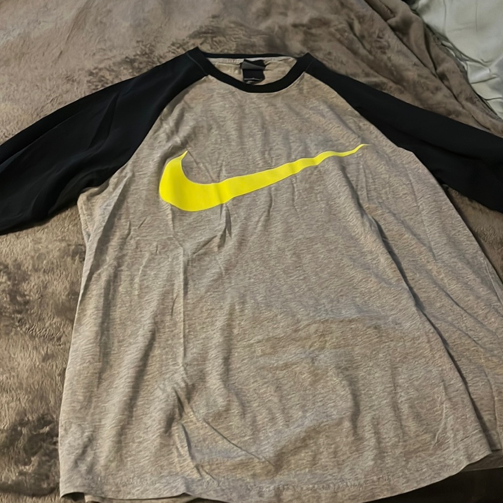 Nike men’s baseball T-shirt size L